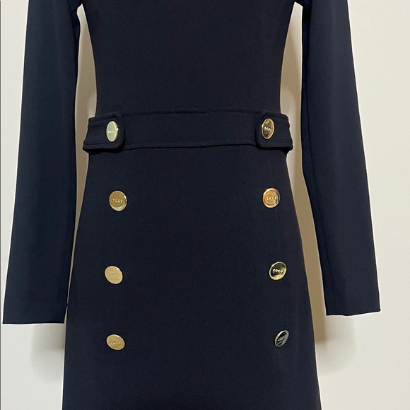 ☕️🖤🎬DKNY Elegant Black Dress with Gold Accents - Picture 4 of 9